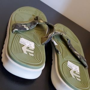 Etnies Flip Flops